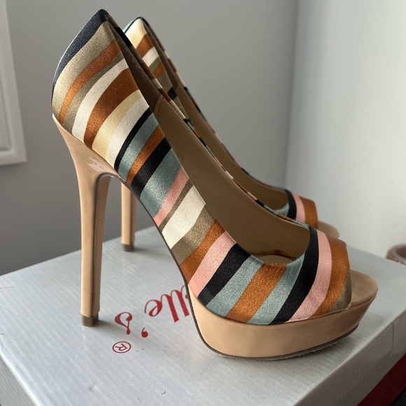 Open Toes Striped Heels - Picture 5 of 7